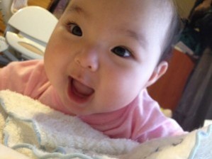 娘に歯が生えた(ちょっとだけ)